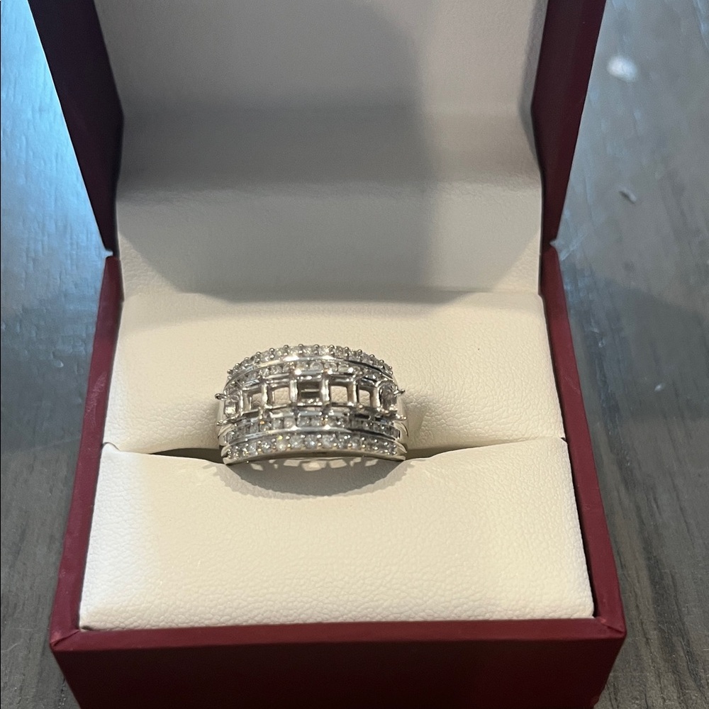 Diamond White gold ring.
